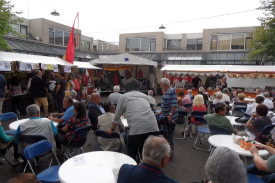 Foto 14 van een markt van Lovely Trading