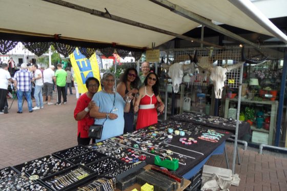Foto 22 van een markt van Lovely Trading